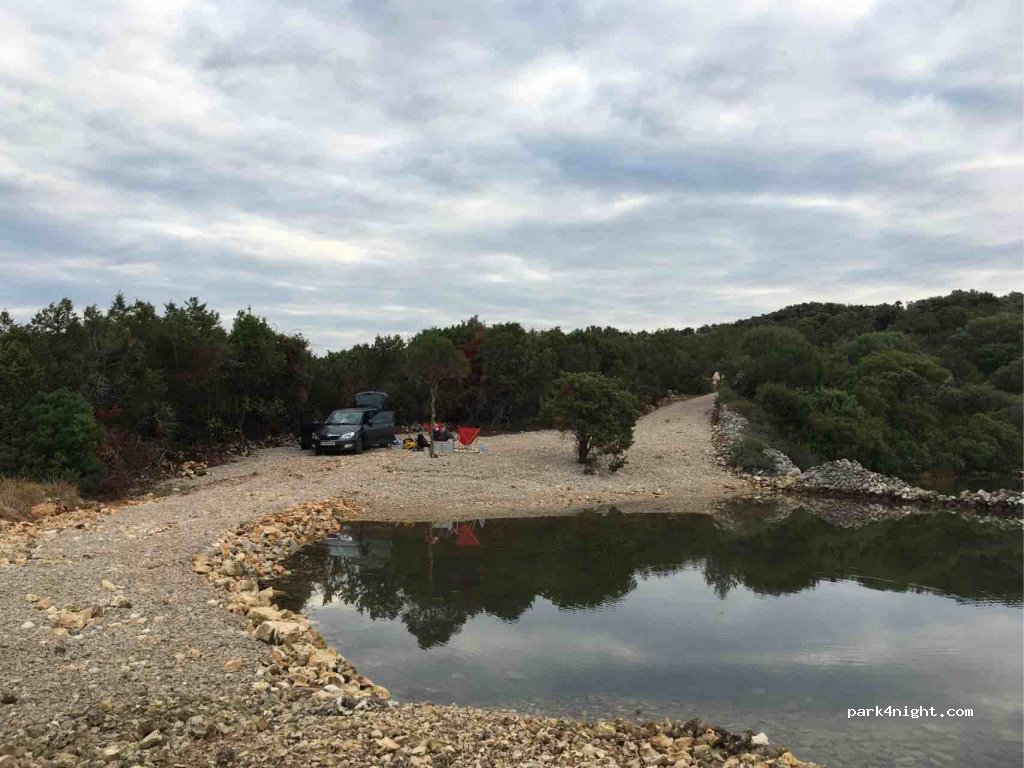 (51554) Nerezine - Unnamed Road — foto