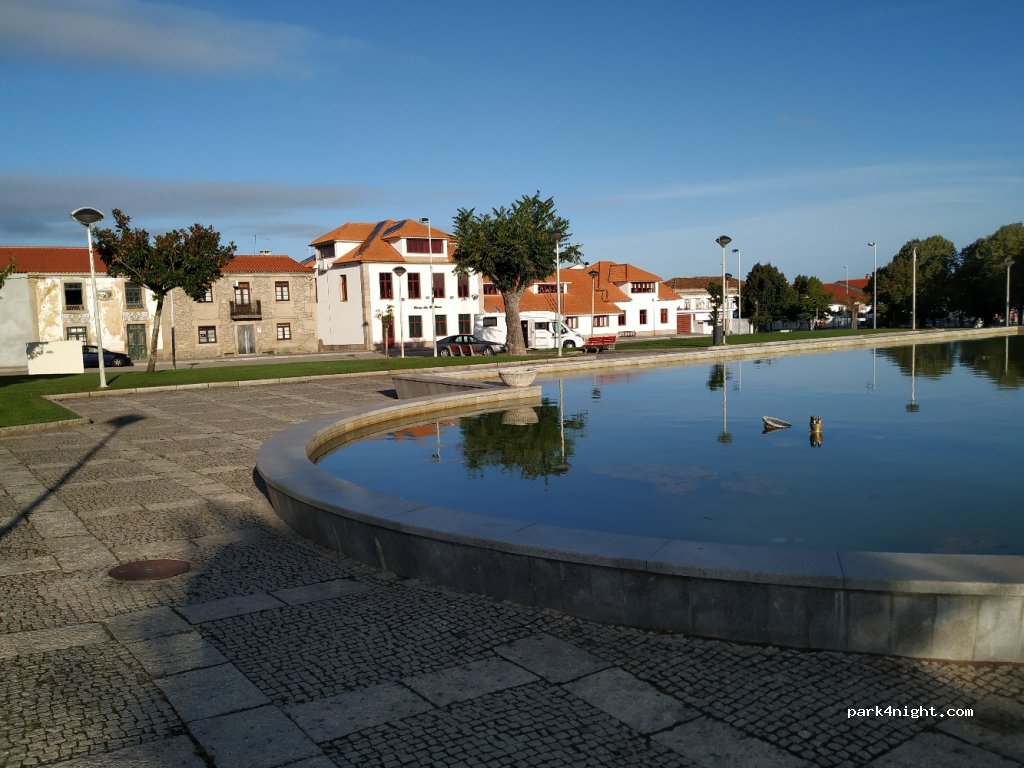 (6440-118) Figueira de Castelo Rodrigo - 21 Largo Serpa Pinto — foto 2