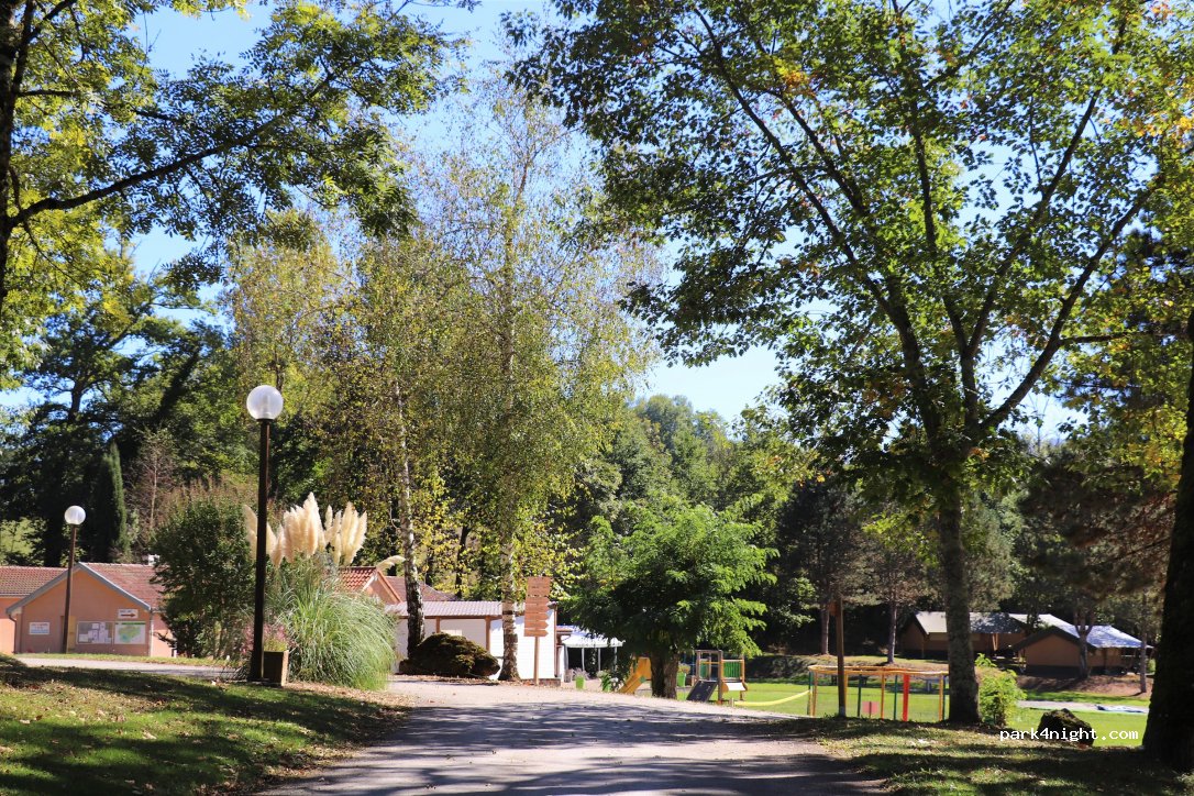 Camping Parc d'Audinac les Bains — foto 2