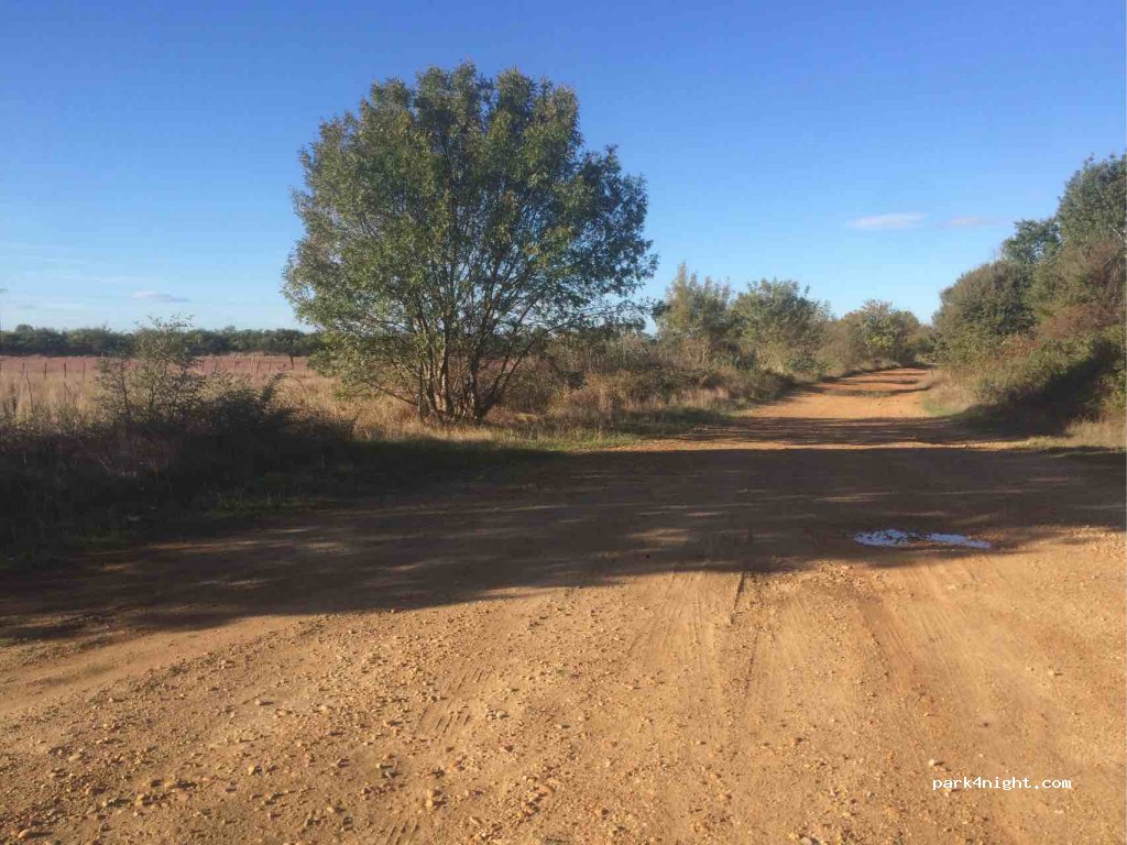 (30800) Saint-Gilles - Unnamed Road — foto 2