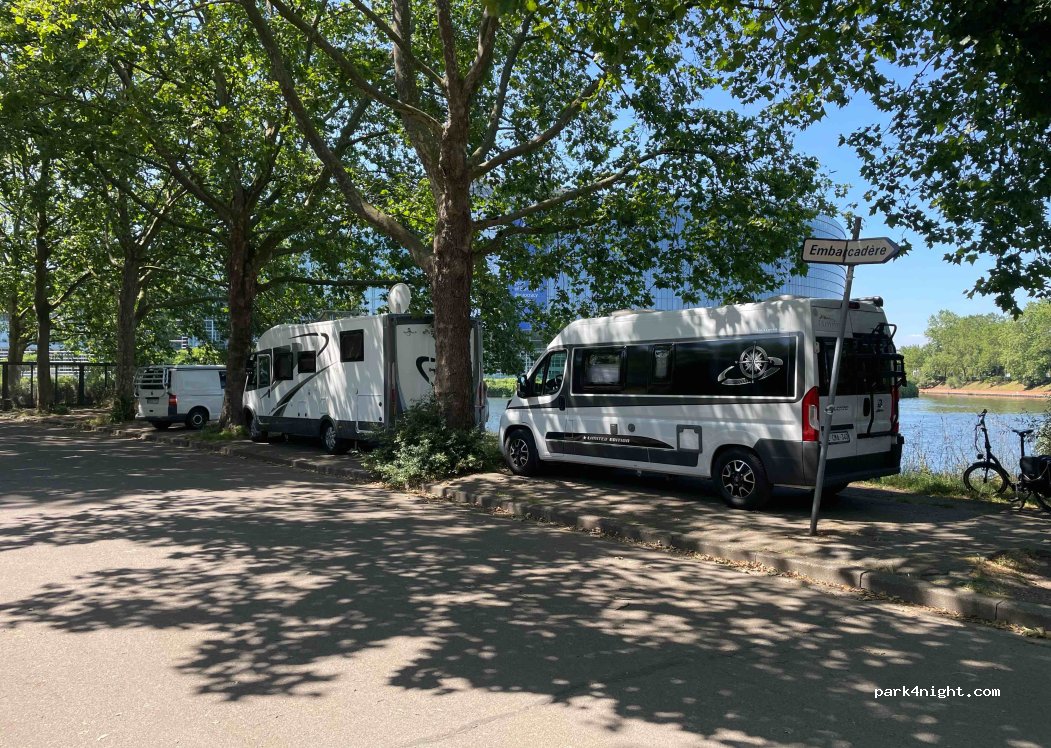 (67000) Strasbourg - 2 Parc de l'Orangerie — foto 2