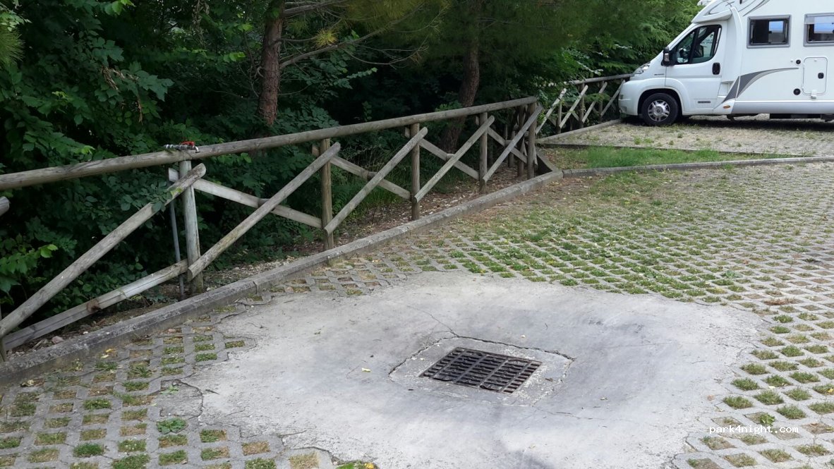 Area sosta camper Montefalco — foto 2
