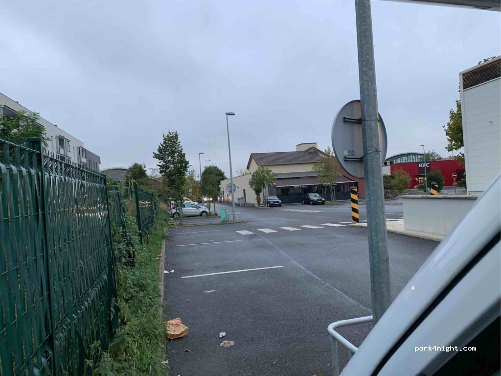 (93600) Aulnay-sous-Bois - 2 Boulevard Marc Chagall — foto
