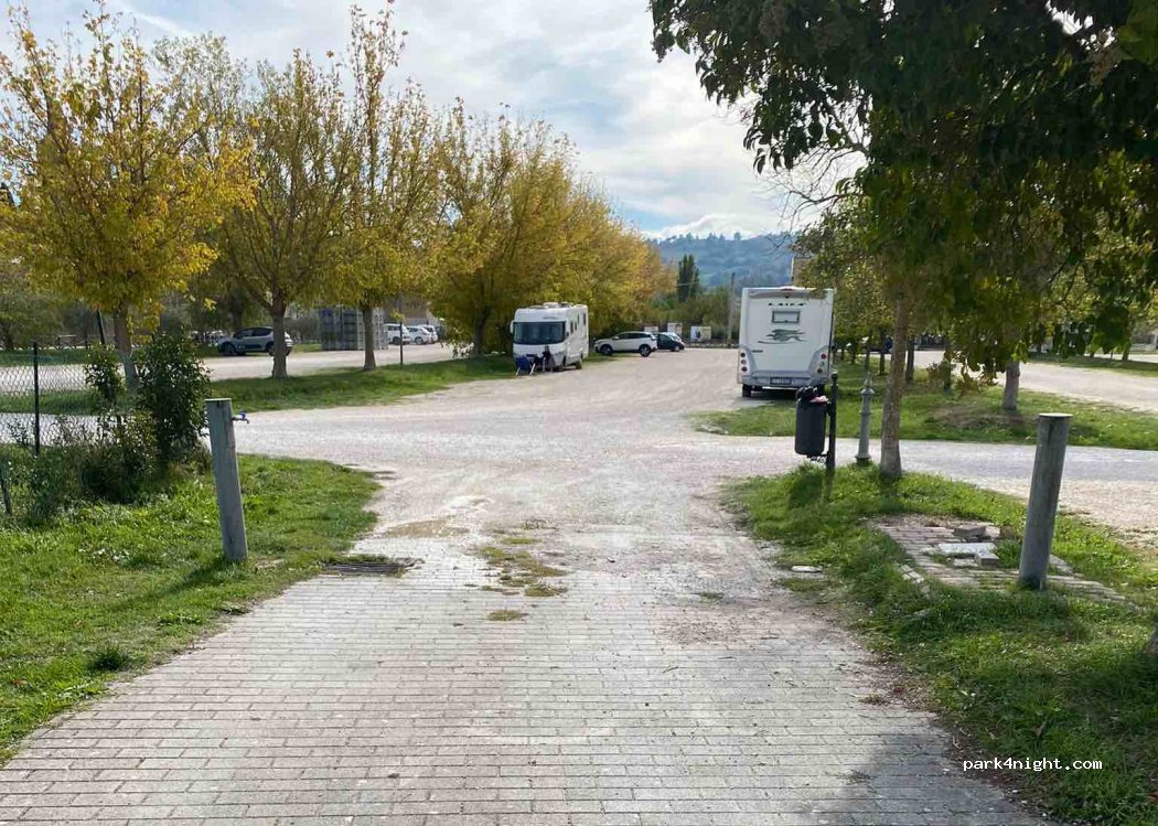 Area di Sosta Comunale Bevagna — foto