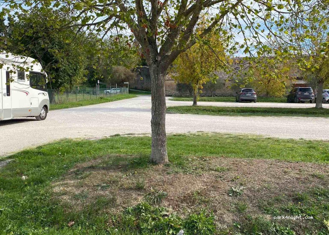 Area di Sosta Comunale Bevagna — foto 2