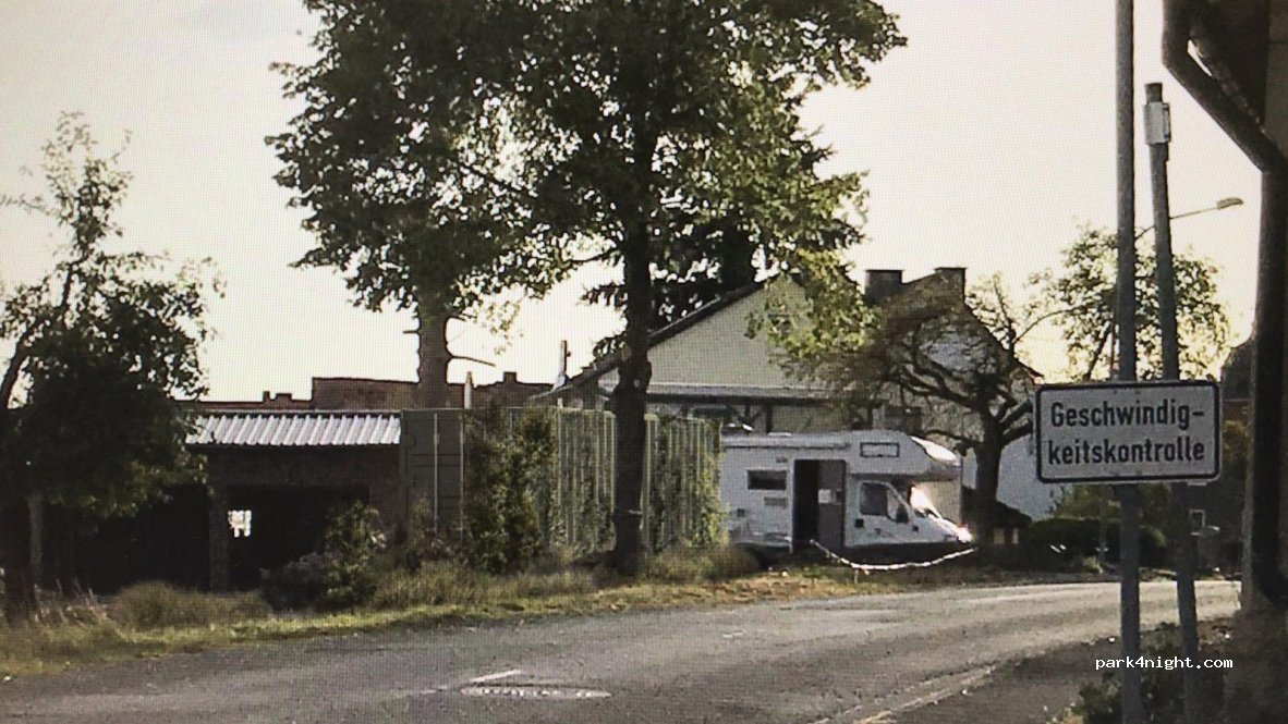 1 Wohnmobilstellplatz Elfershausen, — foto