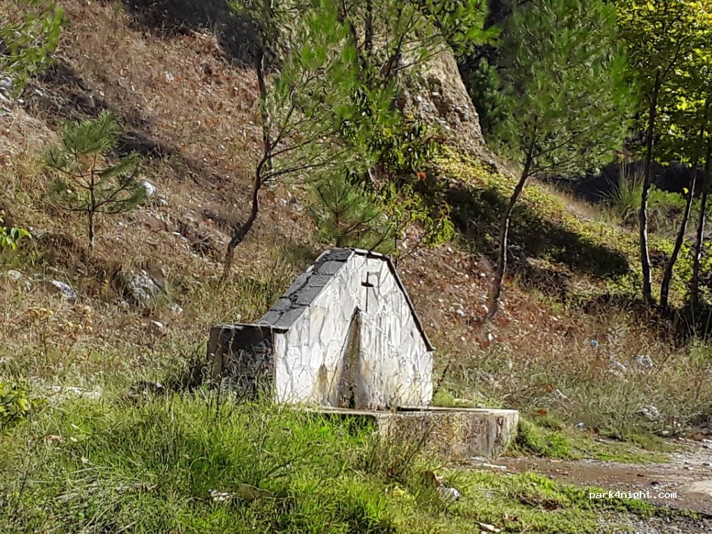 (342 00)  - Ethniki Odos Chalkidas Edipsou — foto