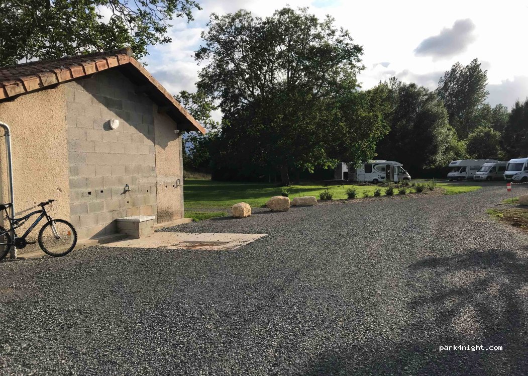 (86330) La Grimaudière - 8 Rue du Calvaire — foto 2