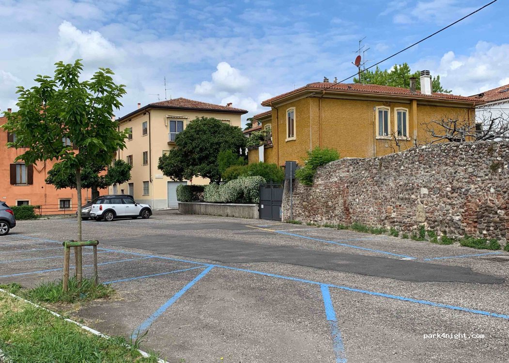 (37123) Verona - 158 Via Raterio — foto