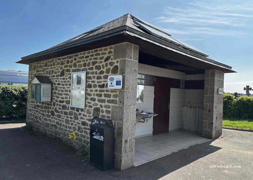 Aire de camping cars Espace Jules Vernes — foto 5