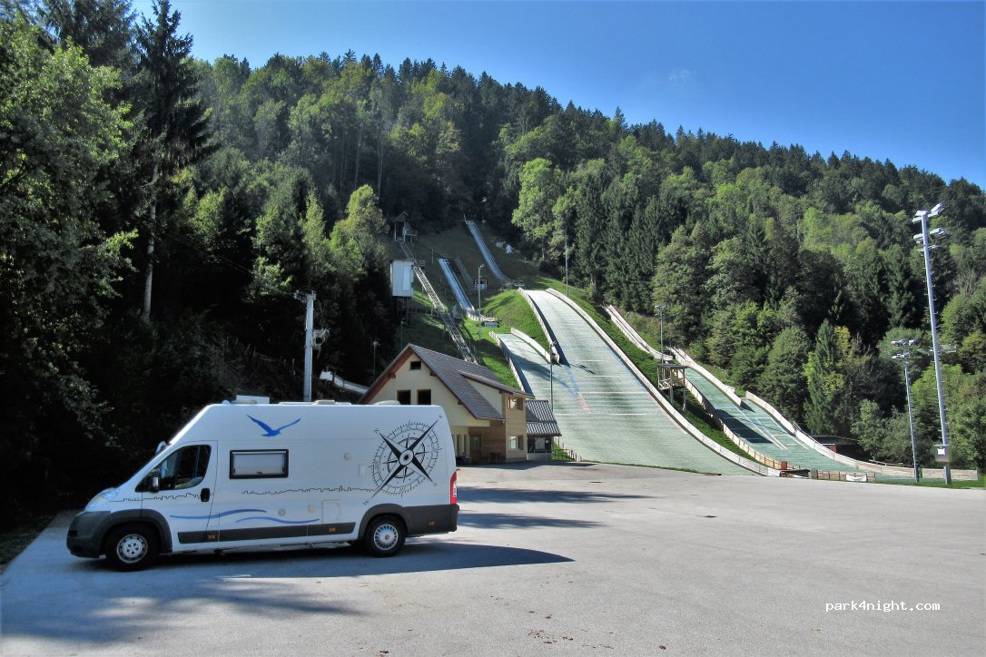 (4226) Žiri - 151 Novovaška cesta — foto