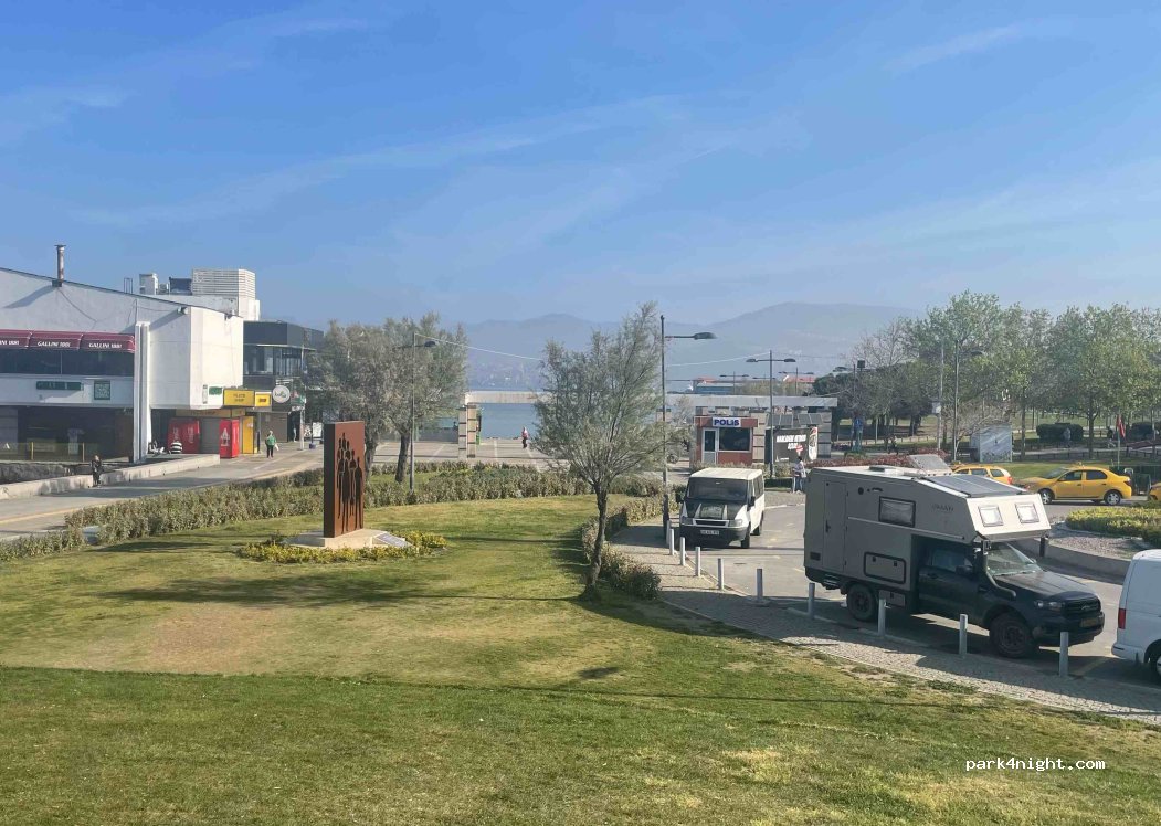 (35260) Konak - Konak Vapur İskelesi — foto 3
