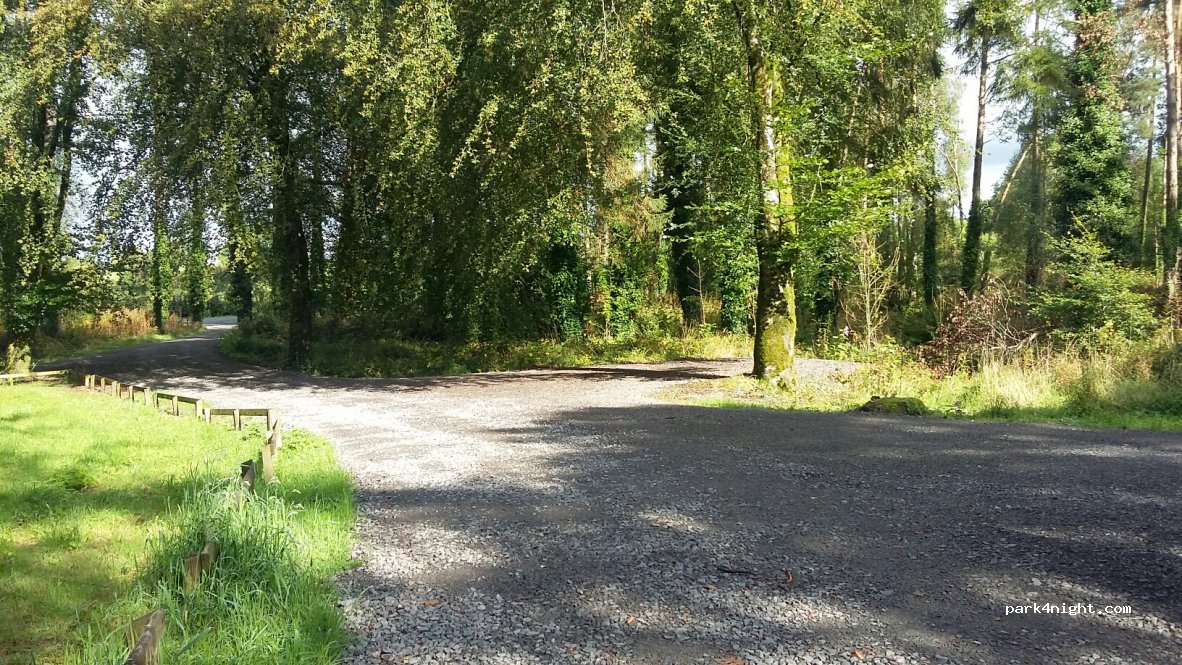 (BT77 0EL)  - 124 Favour Royal Road — foto