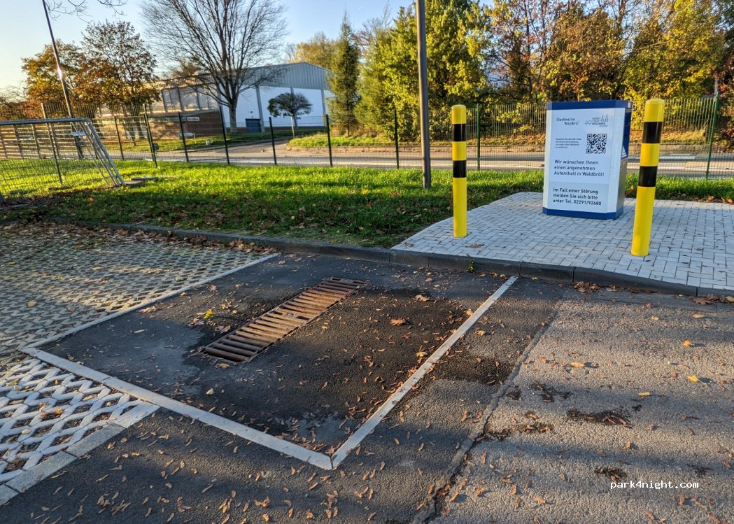 Wohnmobilstellplatz Hallenbad Waldbröl — foto