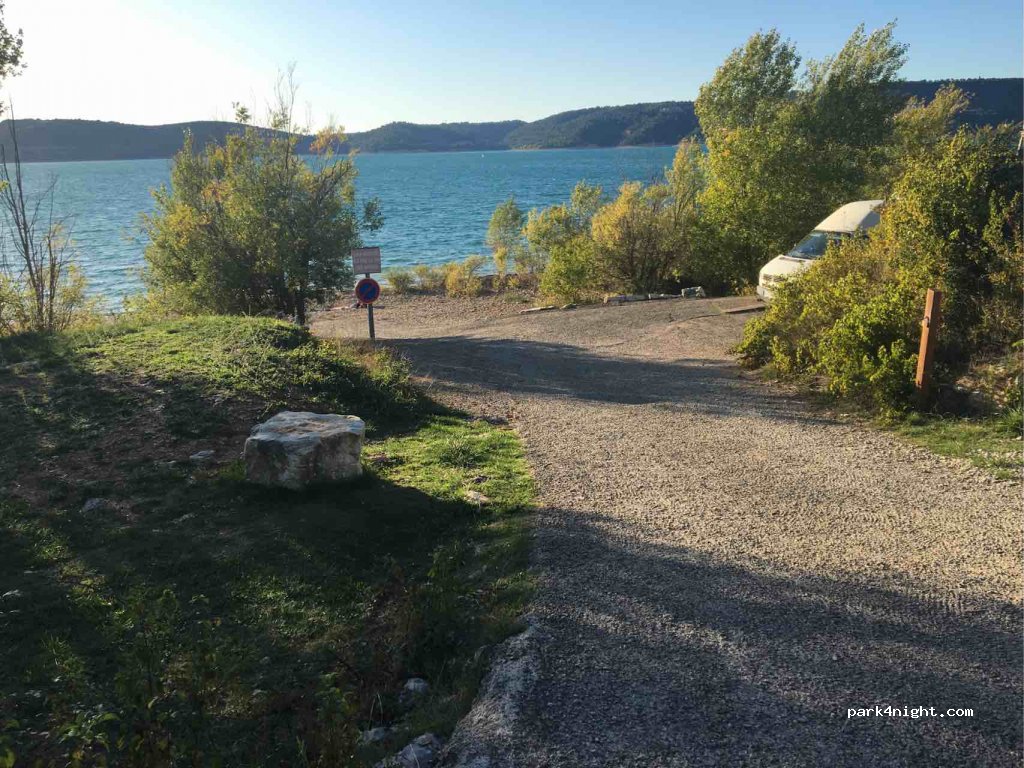 (83630) Bauduen - Unnamed Road — foto