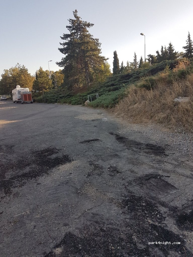 (13300) Salon-de-Provence - Chemin Saint Jean — foto 2