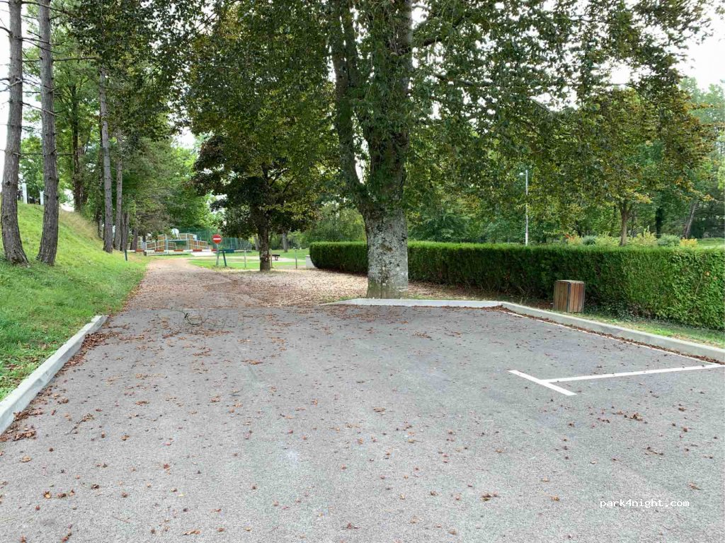 (52270) Doulaincourt-Saucourt - 1 Rue de la Gendarmerie — foto