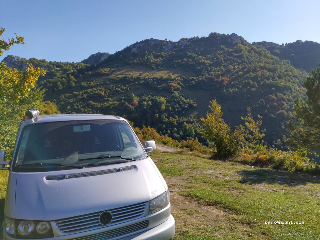 (71000) Sarajevo - Unnamed Road — foto