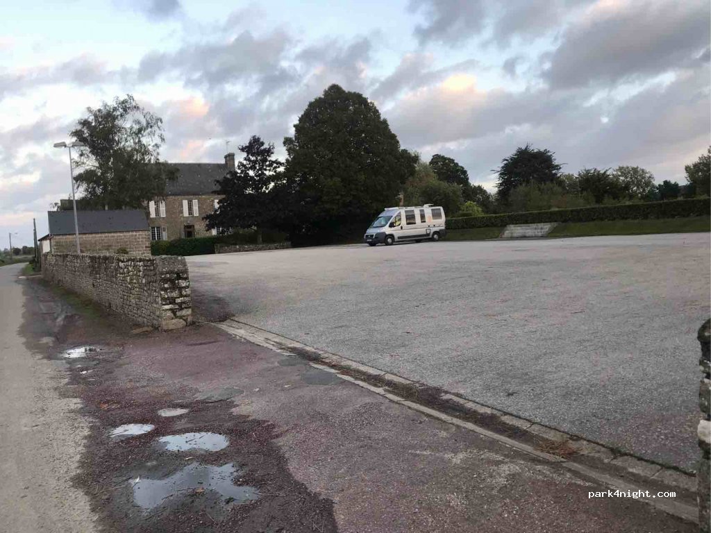 (50760) Valcanville - 52 Rue de la Commanderie — foto 2