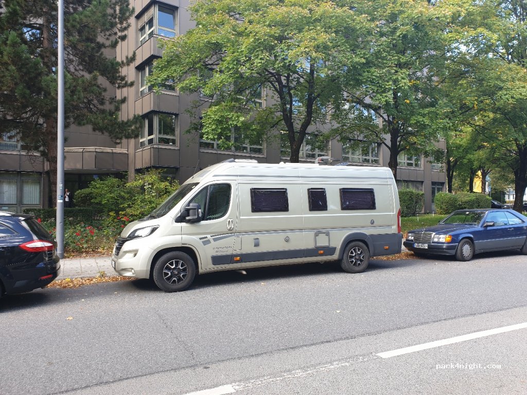 (81925) München - 31 Arabellastraße — foto