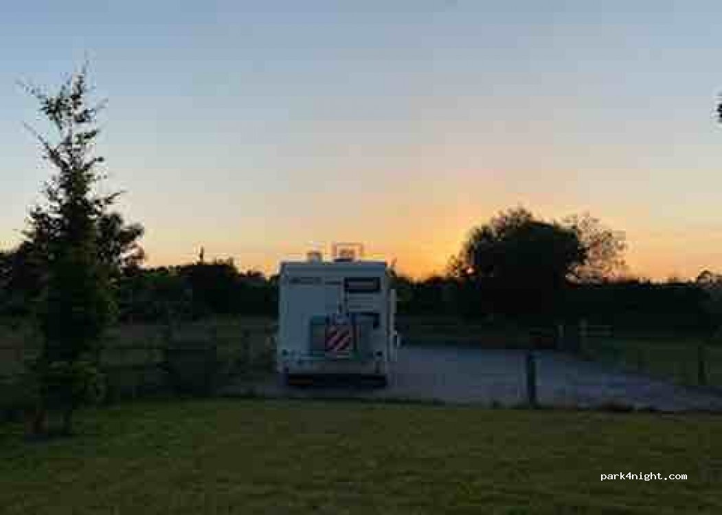 (R95 DC42) Kells - 23 Burgess Court — foto