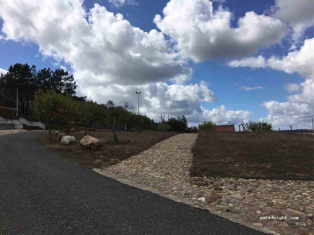 (3300) Pombeiro da Beira - Unnamed Road — foto 3