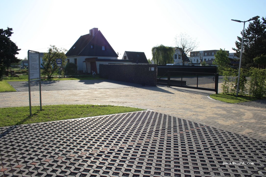 Wohnmobilstellplatz An den Linden in Brehna — foto 2