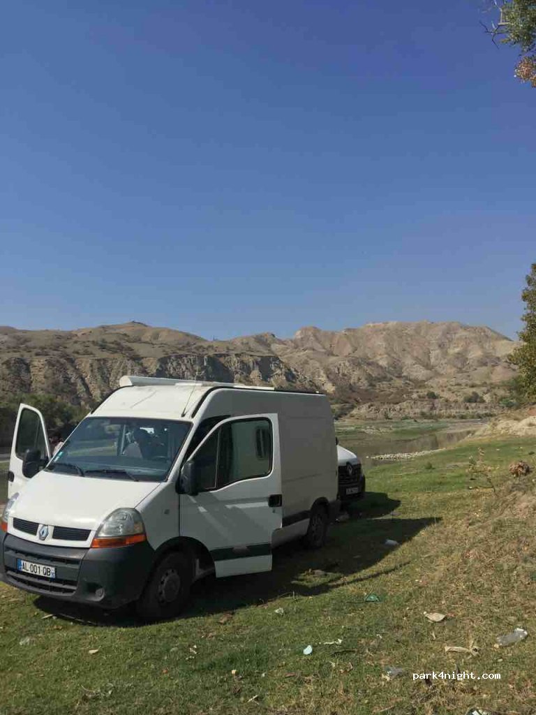 () Rustavi - Unnamed Road — foto