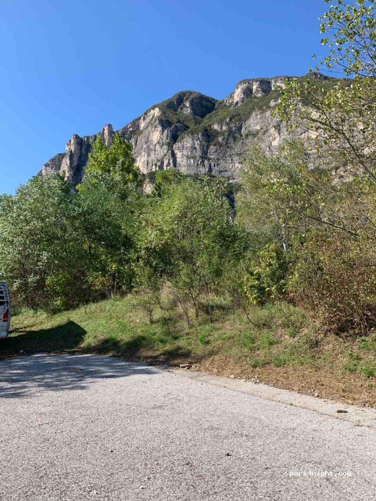 (38017) Mezzolombardo - Strada Provinciale 235 — foto