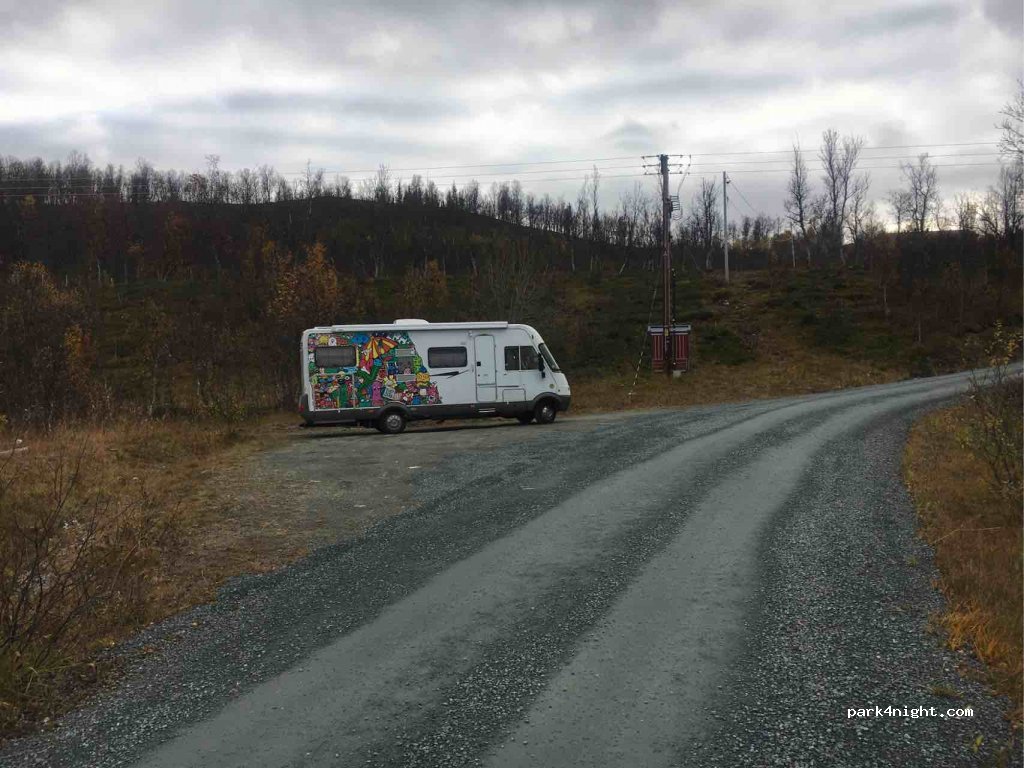 (9022) Krokelvdalen - Unnamed Road — foto