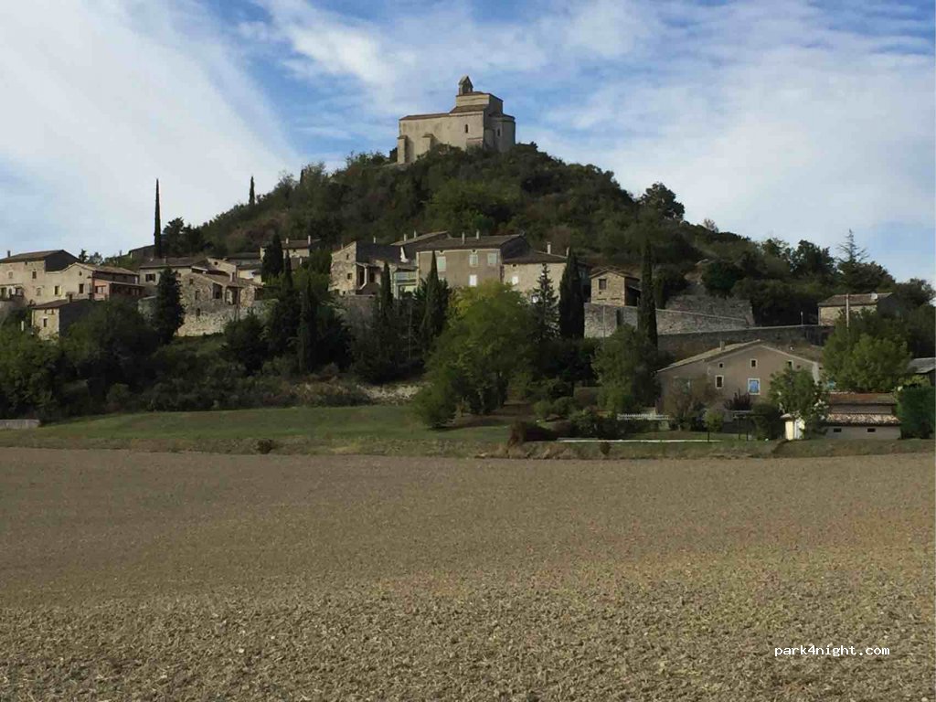 (26400) Montclar-sur-Gervanne - D577 — foto