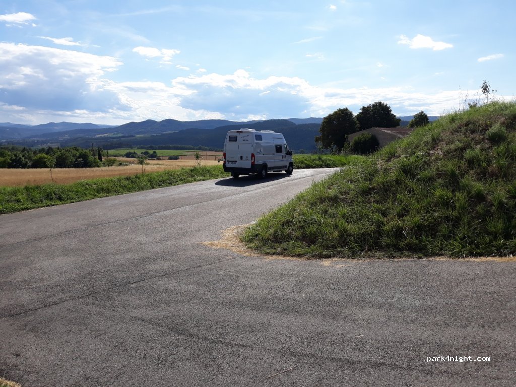 (26400) Montclar-sur-Gervanne - D577 — foto 2