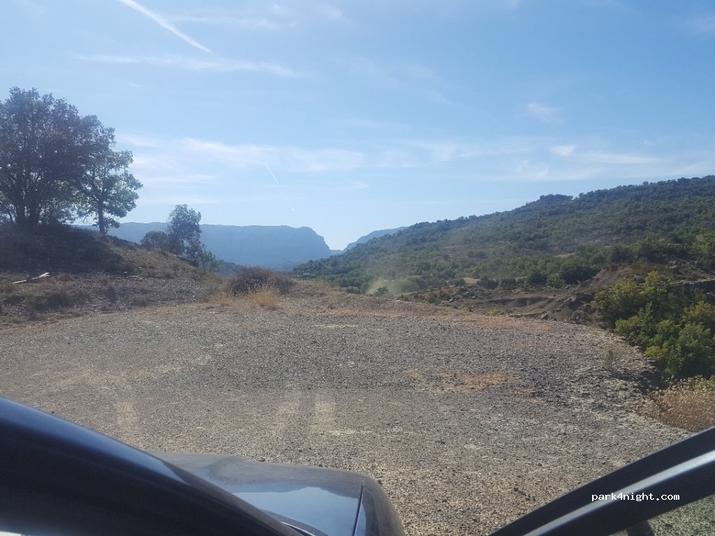 (22584) Puente de Montañana - Unnamed Road — foto