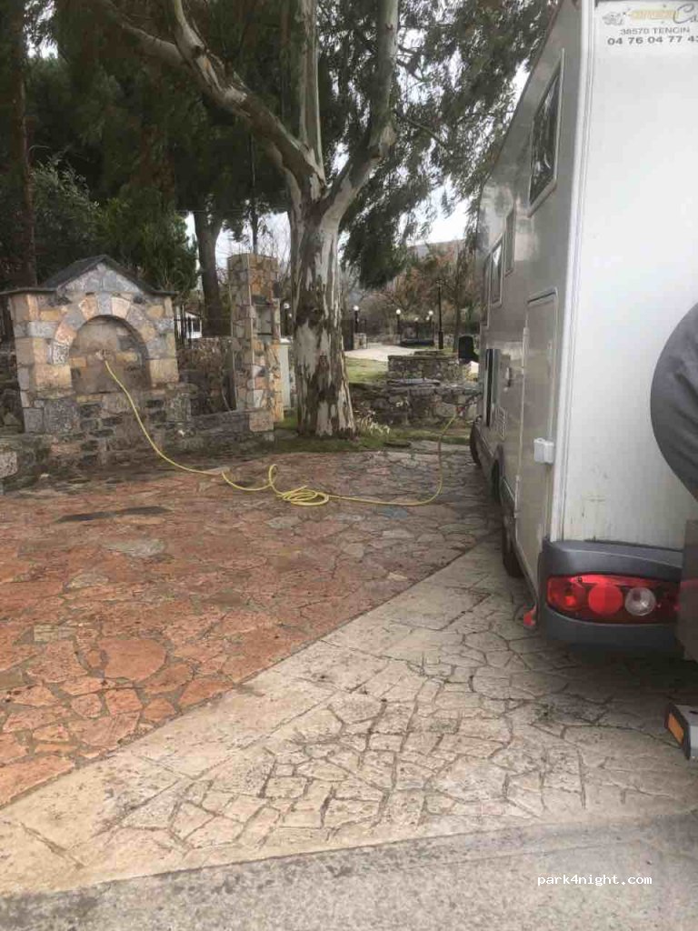 (230 60)  - Eparchiaki Odos Apideon-Leonidiou — foto 2