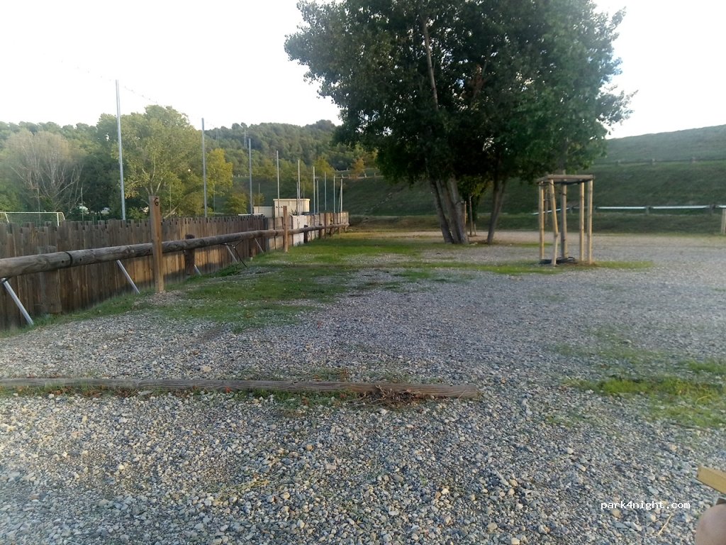 (13610) Le Puy-Sainte-Réparade - 380 Avenue du Stade — foto