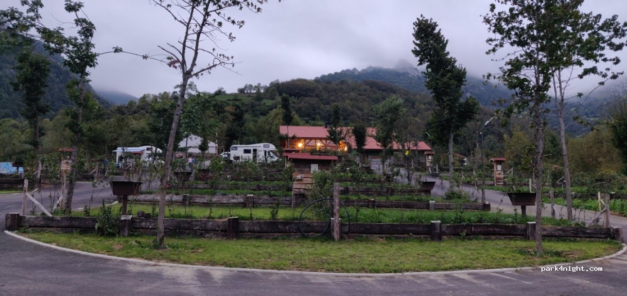 Camping-Restaurante Los Arrudos — foto