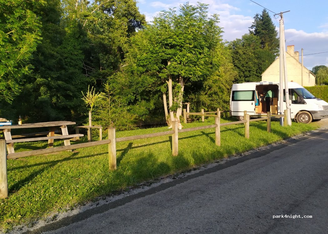 (61400) Mauves-sur-Huisne - 200 Le Bourg Joli — foto