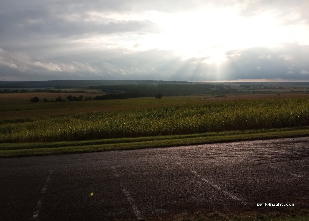 (52260) Faverolles - Unnamed Road — foto 3