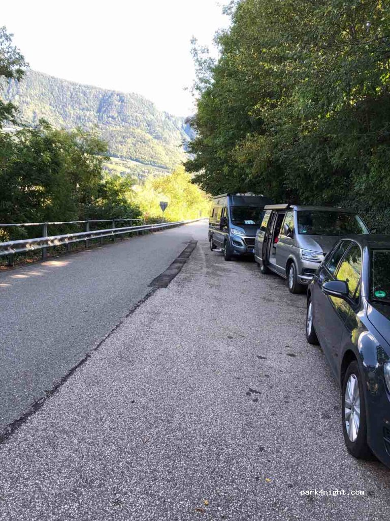 (39019) Dorf Tirol - 76 Zenoberg Straße — foto