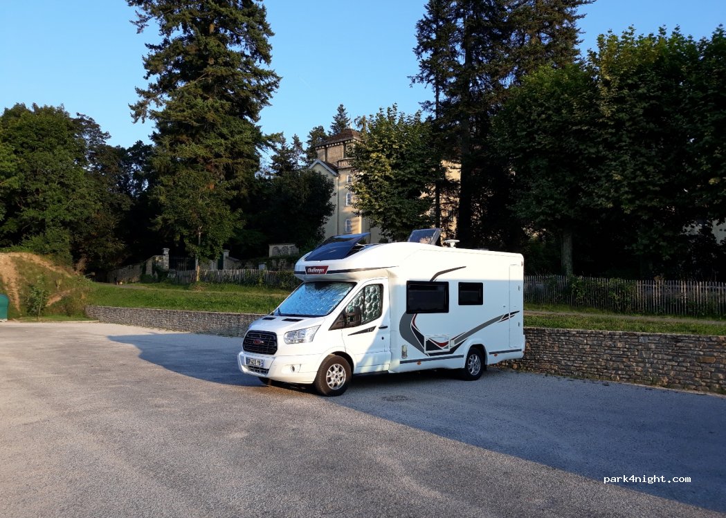 (38460) Crémieu - rue lieutenant Theodose Morel — foto 2