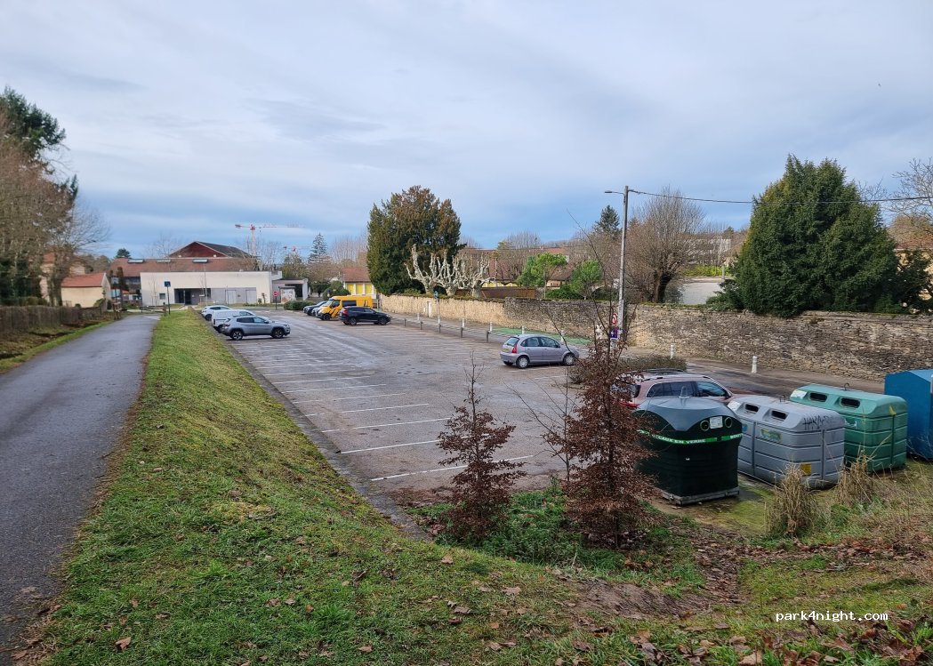(38460) Crémieu - rue lieutenant Theodose Morel — foto 3
