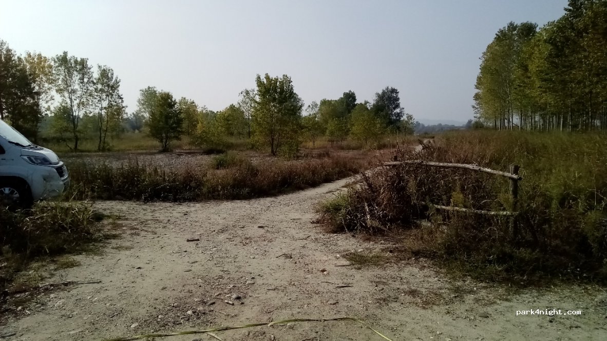 (15033) Casale Monferrato - Unnamed Road — foto