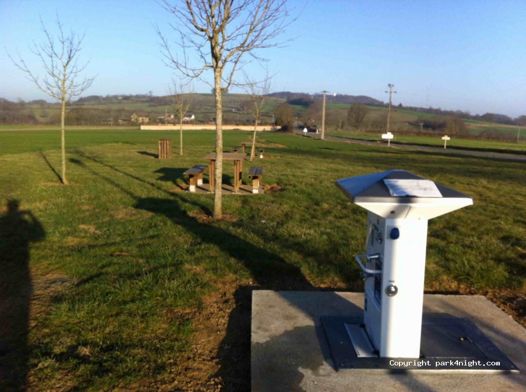 (18250) Humbligny - Chemin des Faviots — foto 2