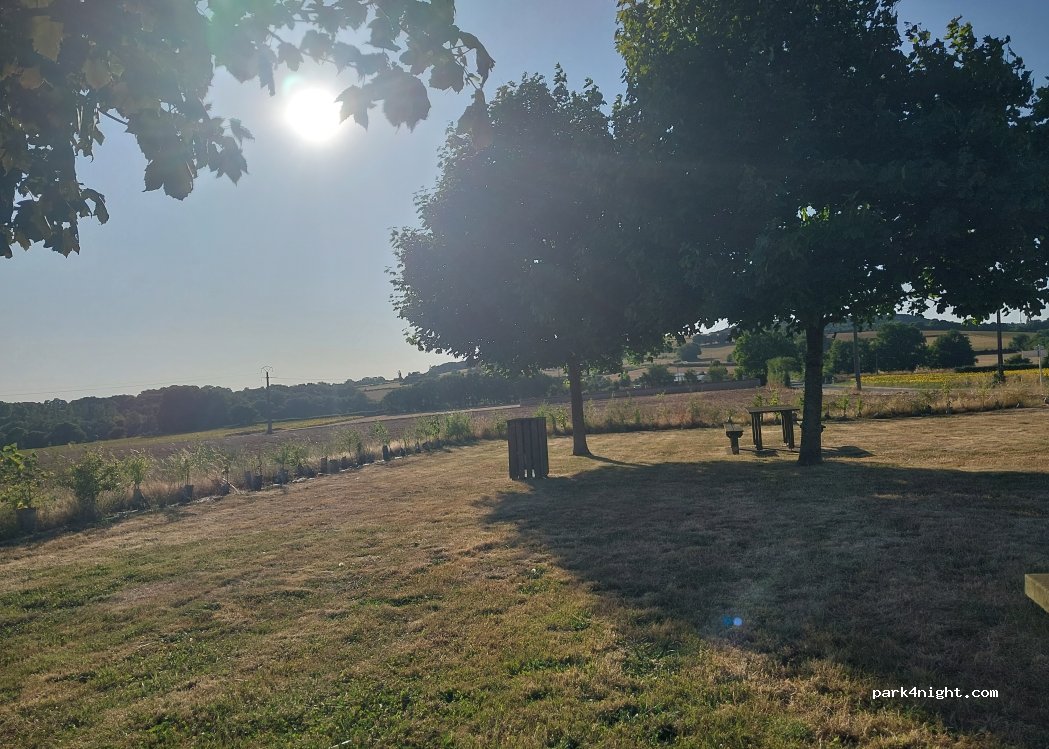 (18250) Humbligny - Chemin des Faviots — foto 4