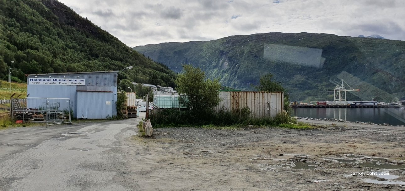 (8514) Narvik - 34 Fagernesveien — foto