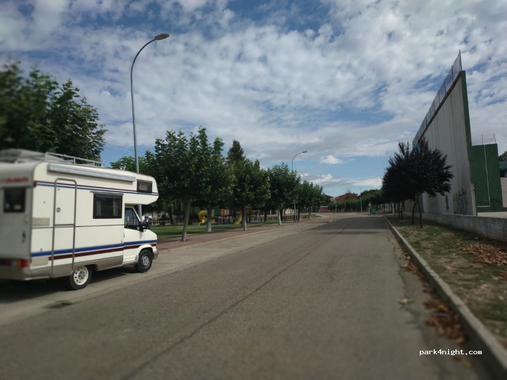 (24270) Carrizo de la Ribera - 50 Calle la Campaza — foto