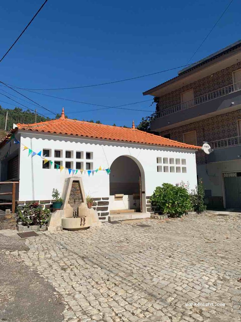 (3330) Góis - Largo Manuel Francisco Martins — foto