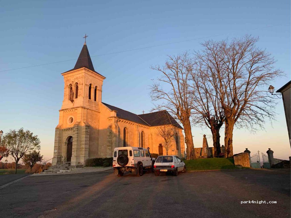 (24120) Châtres - Unnamed Road — foto 3