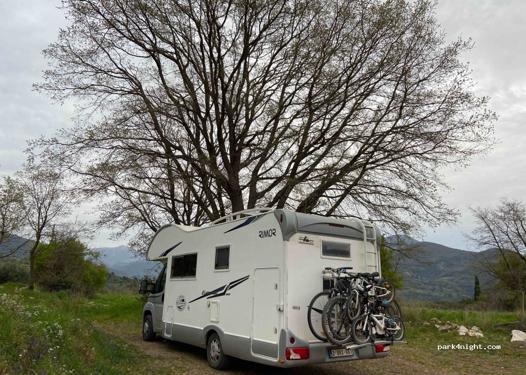 (270 61) Figalia - Unnamed Road — foto