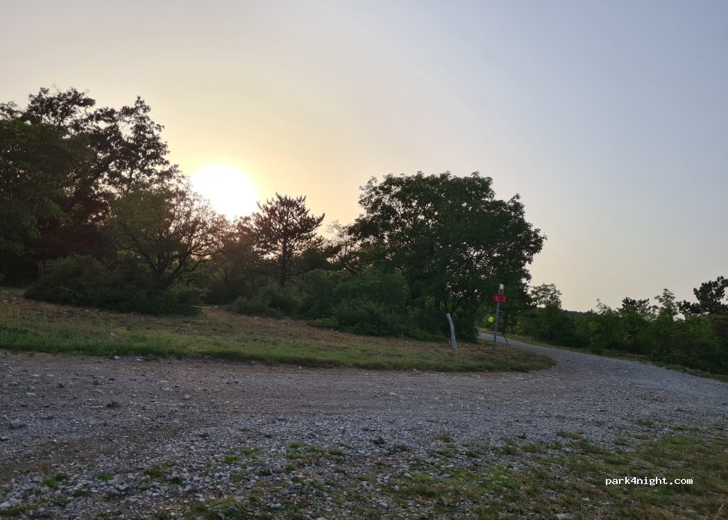 (6275) Črni Kal - Unnamed Road — foto 4